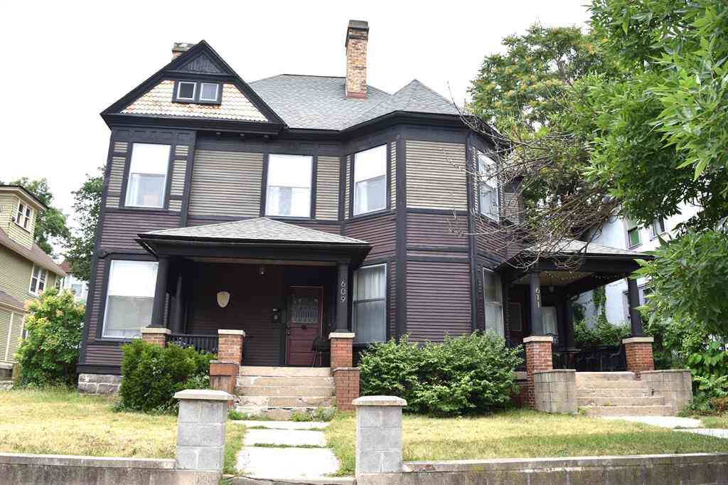 Multifamily For Sale - 609 & 611 SE Wealthy Street Se SE<br/> Grand Rapids, MI 49503