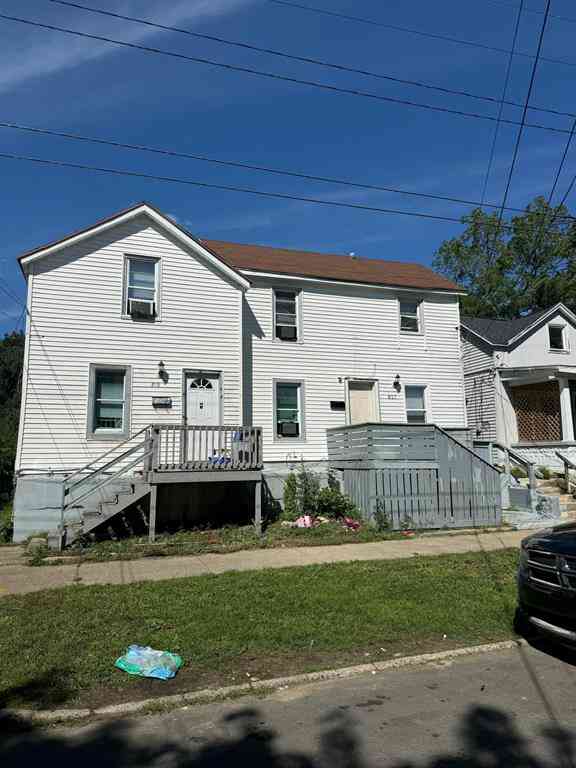 Multifamily For Sale - 817 Veto Street Nw NW<br/> Grand Rapids, MI 49504
