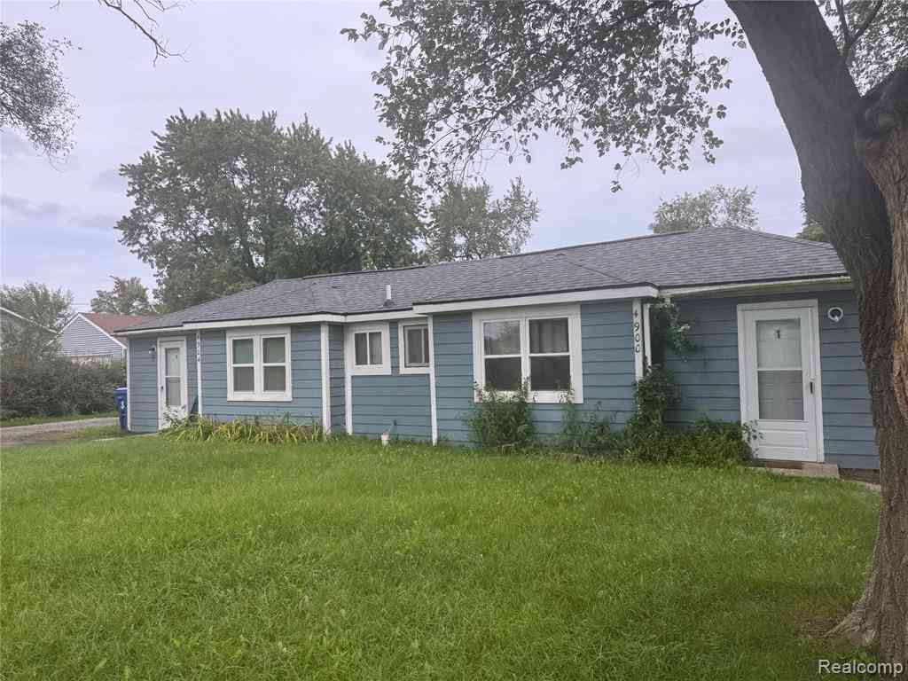 Multifamily For Sale - 4900 Rossiter Avenue <br/> Oakland County, Waterford, MI 48329