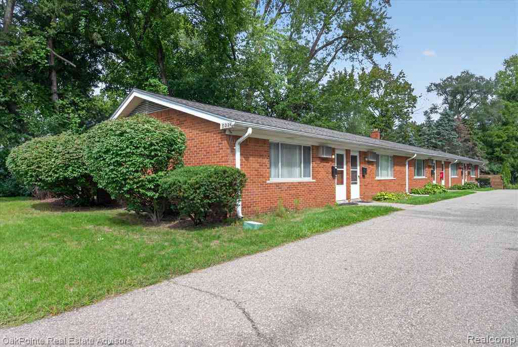 Multifamily For Sale - 2328 Crooks Road <br/> Oakland County, Royal Oak, MI 48073