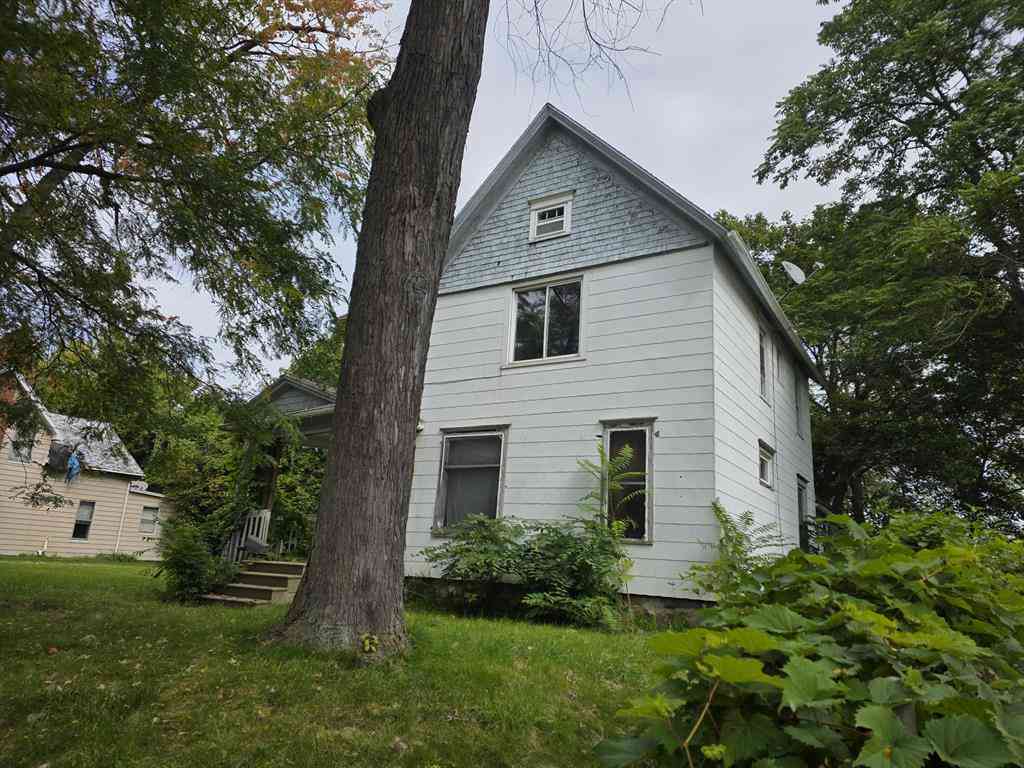 Multifamily For Sale - 943 Chittock Avenue <br/> Jackson, MI 49203