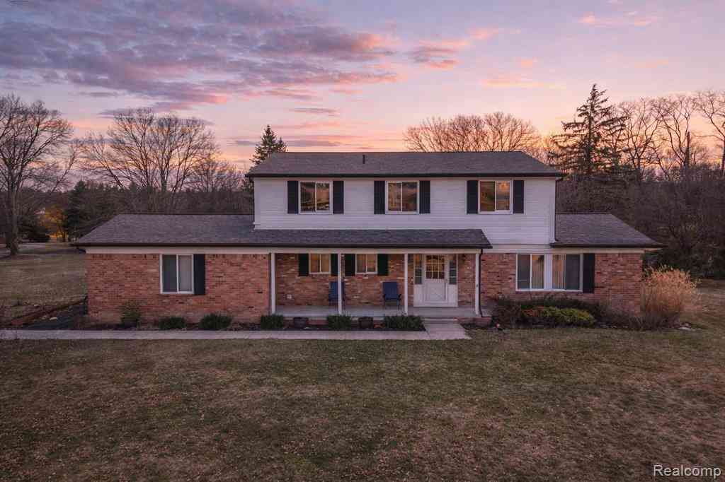 Homes For Sale - 38005 Southfarm Lane <br/> Farmington Hills, MI 48167