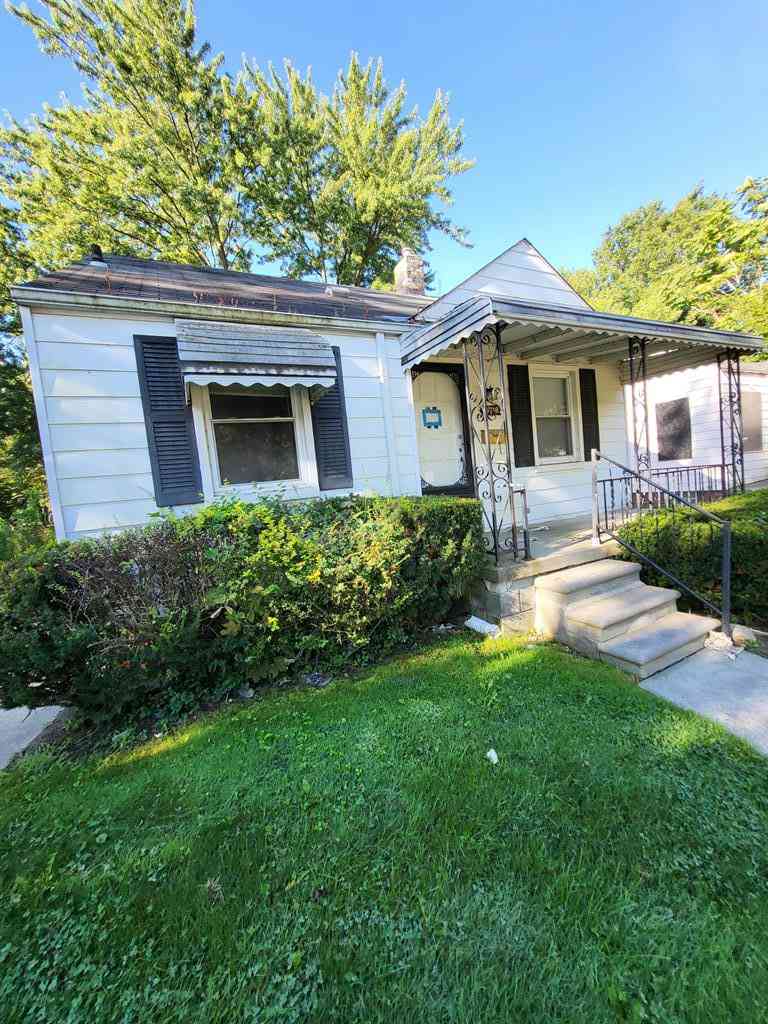 Homes For Sale - 19716 Kenosha Street <br/> Harper Woods, MI 48225