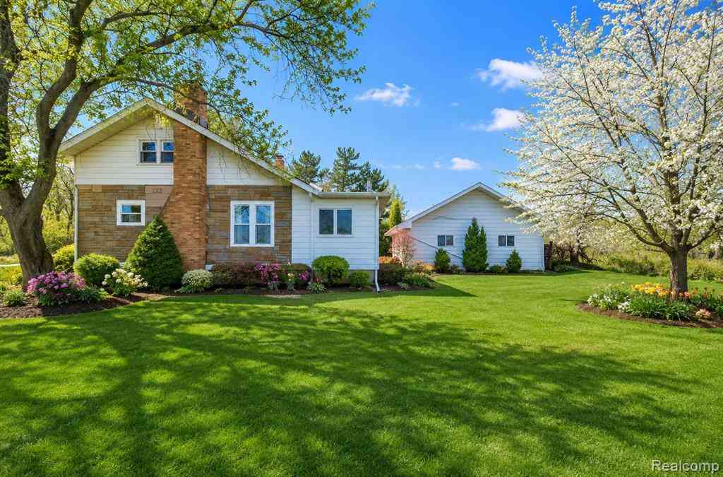 Homes For Sale - 3920 W Ellsworth Road <br/> Ann Arbor, MI 48103