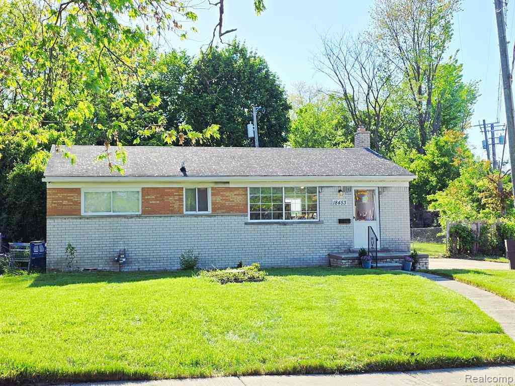 Homes For Sale - 18453 Woodbine Street <br/> Wayne County, Detroit, MI 48219