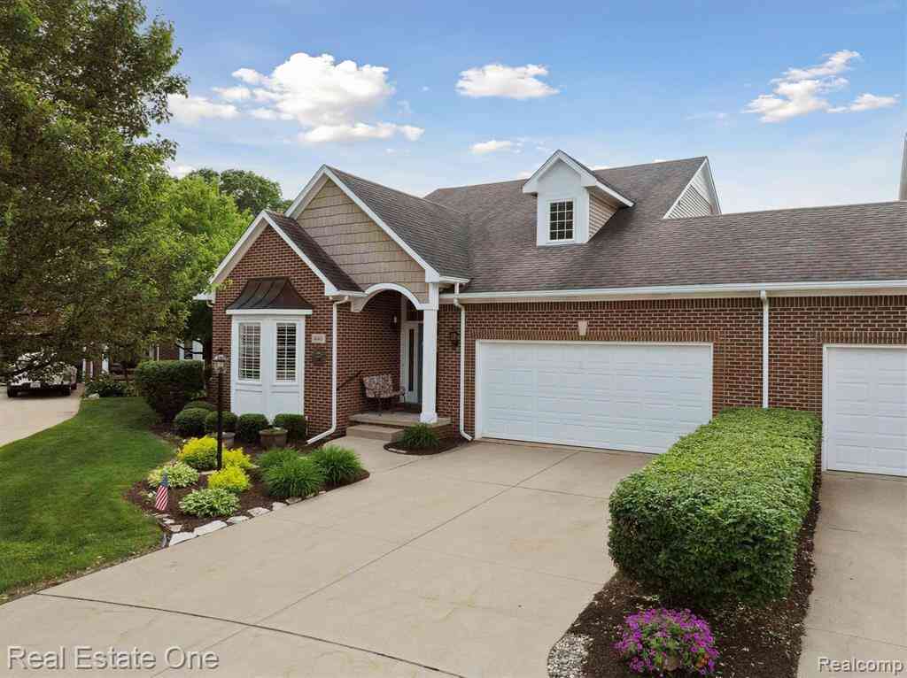 Condo For Sale - 446 Delmar Court <br/> Highland, MI 48357