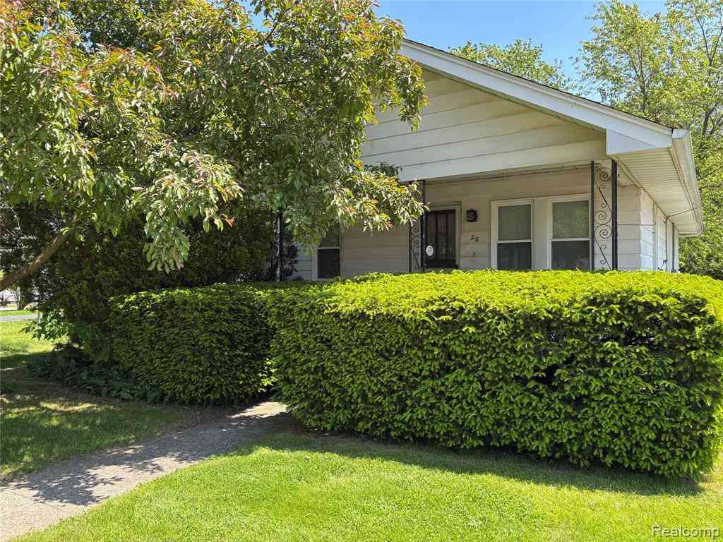 Homes For Sale - 28 Lincoln Street <br/> Oxford, MI 48371