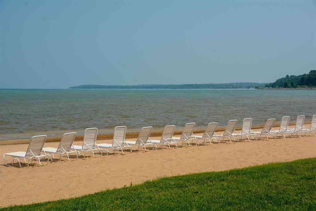 Condo For Sale - 2305 Us-31 N  <br/> Traverse City, MI 49686
