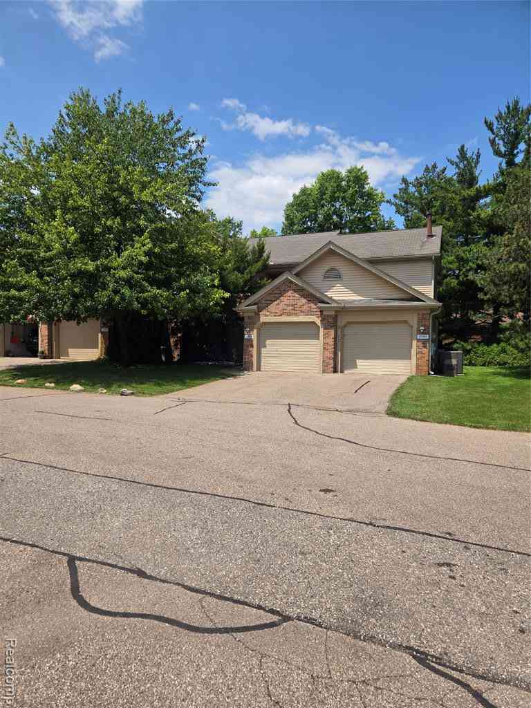 Condo For Rent - 37066 Kirkshire Court <br/> Oakland County, Farmington, MI 48331