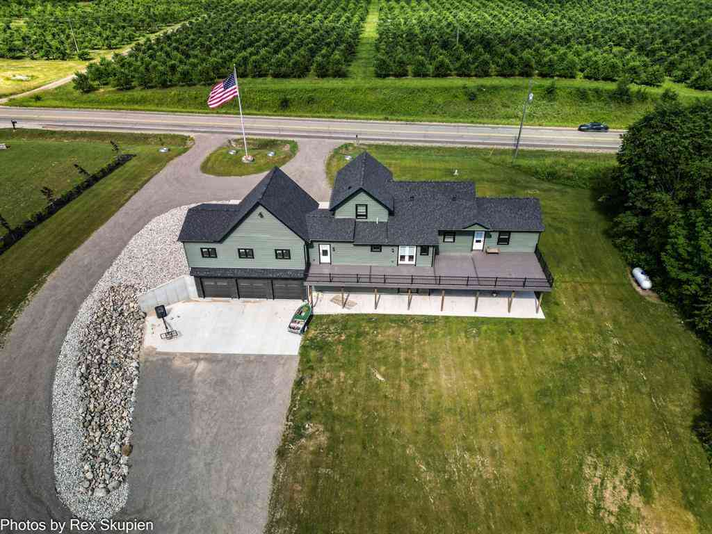 Homes For Sale - 17090 Kenowa Avenue <br/> Kent City, MI 49330