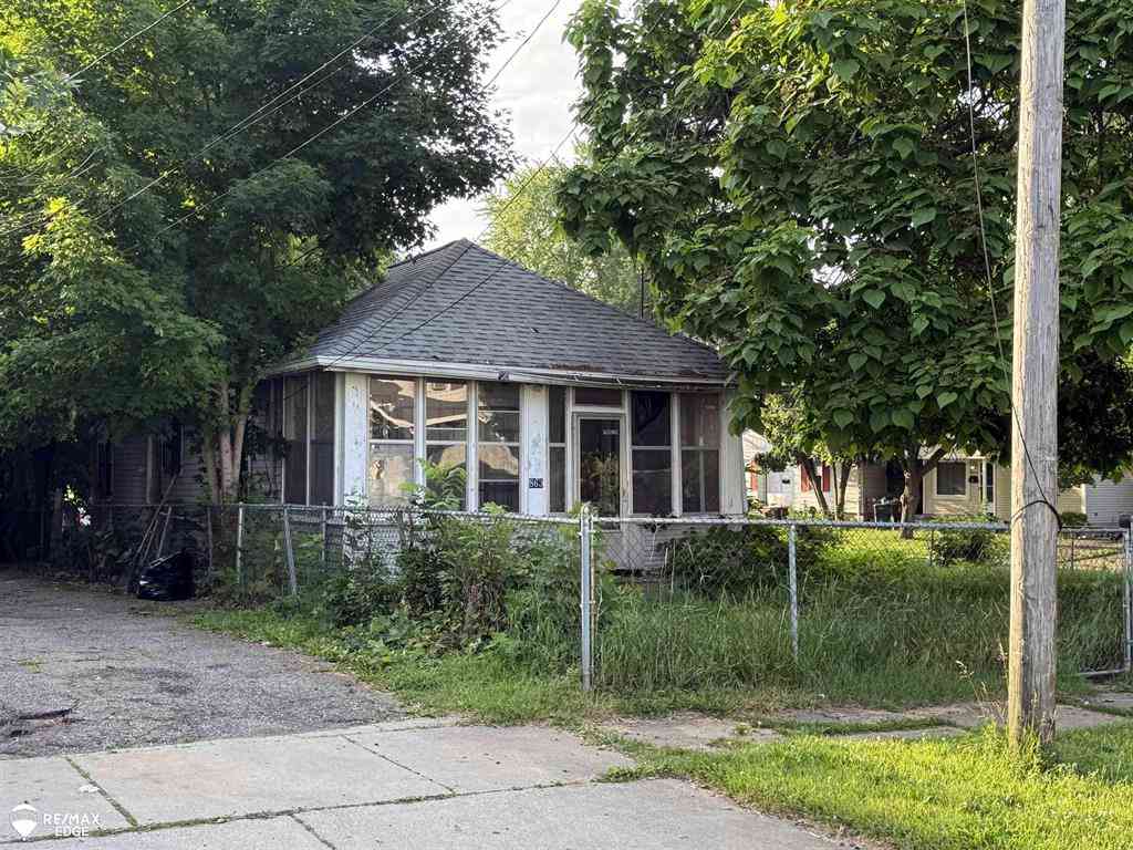 Homes For Sale - 863 Tacken Street <br/> Flint, MI 48532