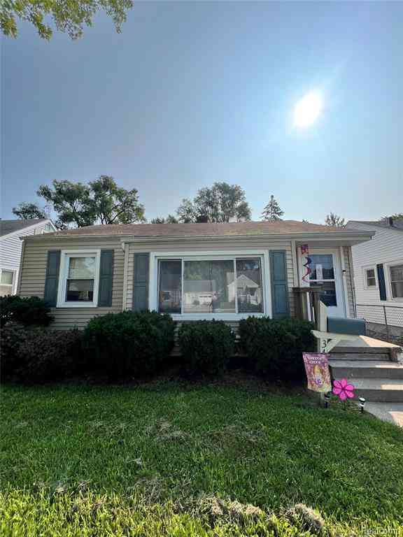 Homes For Sale - 3420 Mackinaw Street <br/> Saginaw, MI 48602