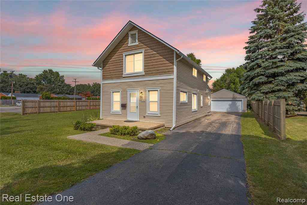 Homes For Sale - 3420 Fairmont Road <br/> Royal Oak, MI 48073