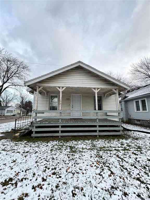 Homes For Sale - 2420 Bay Street <br/> Saginaw, MI 48602