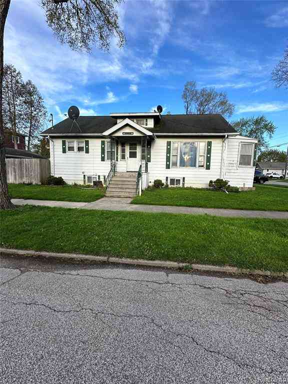 Homes For Sale - 2341 N Clinton Street <br/> Saginaw, MI 48602