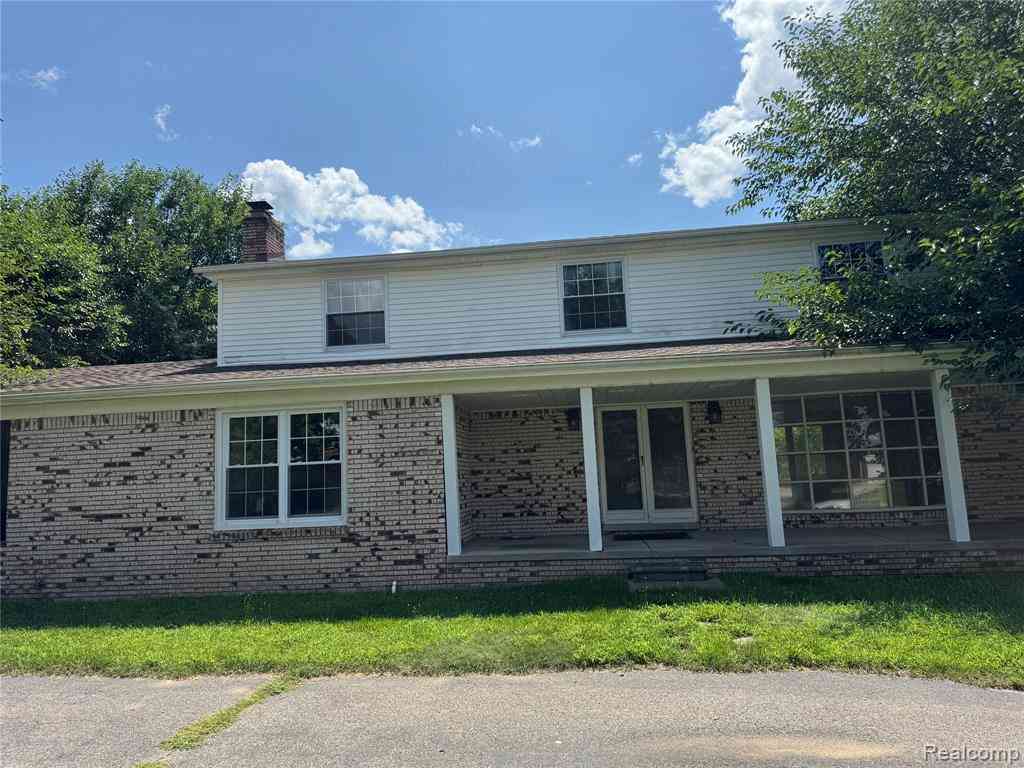 Homes For Sale - 5628 Skylite Lane <br/> Macomb County, Shelby Twp, MI 48316