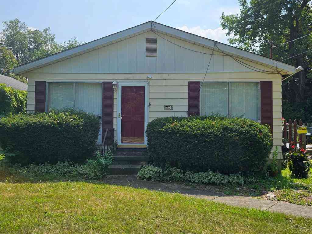 Homes For Sale - 2258 California Avenue <br/> Saginaw, MI 48601
