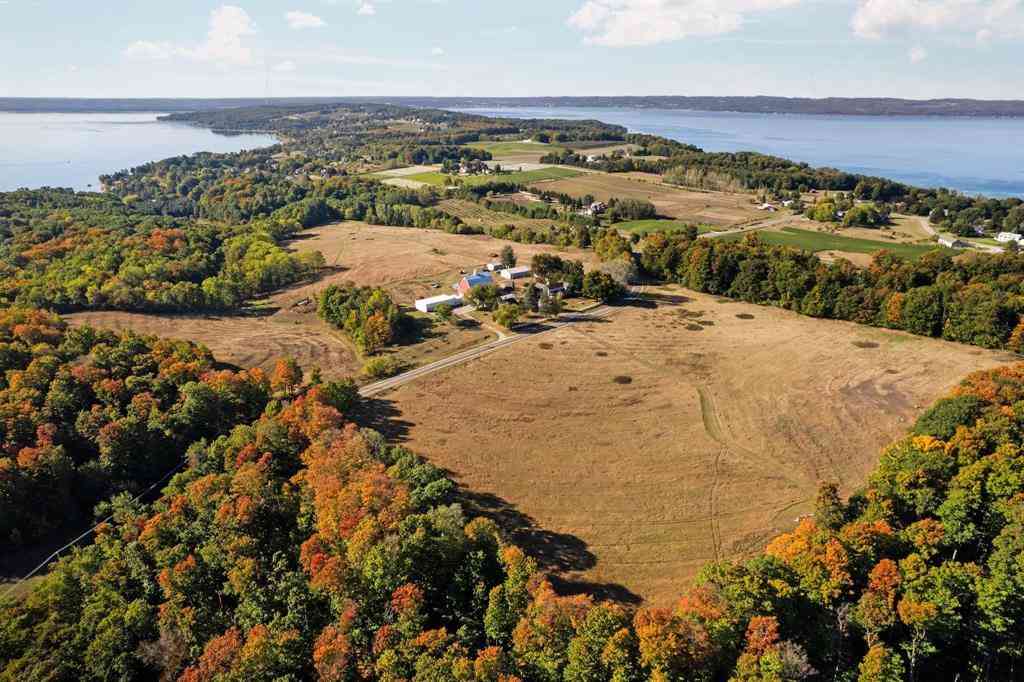 Homes For Sale - 1378 Gray Road <br/> Traverse City, MI 49686