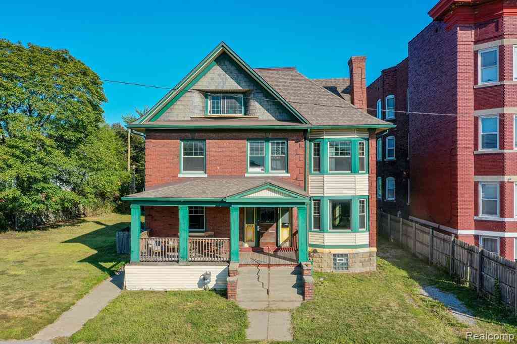 Homes For Sale - 243 E Edsel Ford Freeway <br/> Wayne County, Detroit, MI 48202