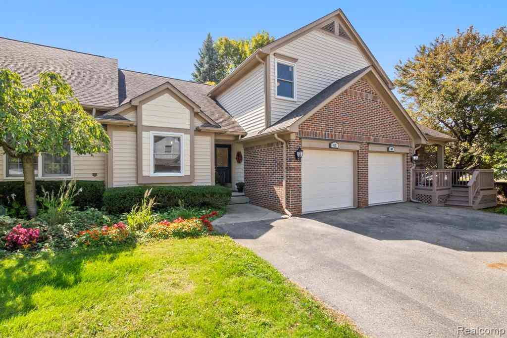 Condo For Sale - 412 Oak Run Court  #6<br/> Royal Oak, MI 48073