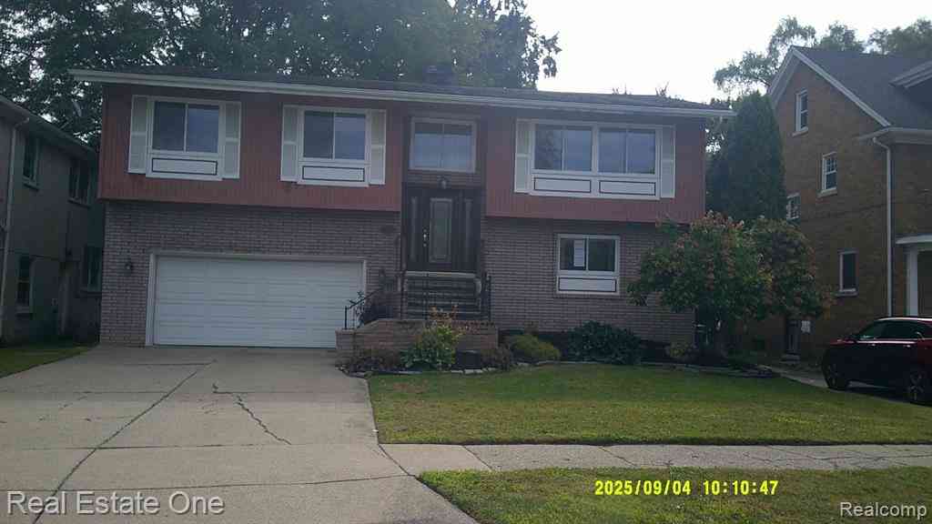 Homes For Sale - 9531 W Outer Drive <br/> Detroit, MI 48223