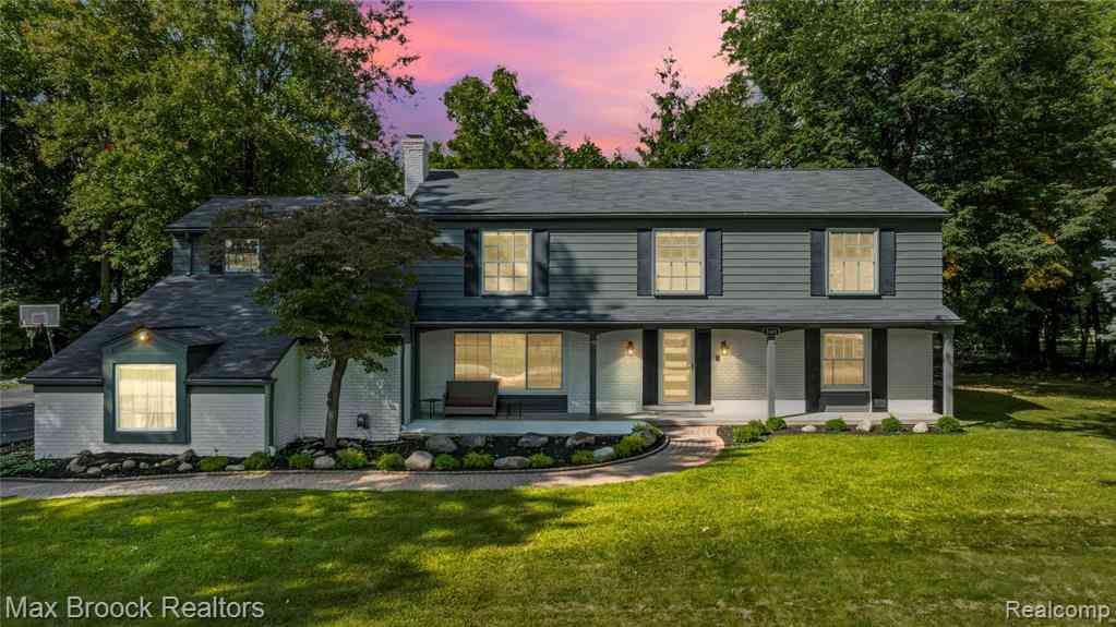 Homes For Rent - 2601 Lamplighter Lane <br/> Bloomfield Hills, MI 48304