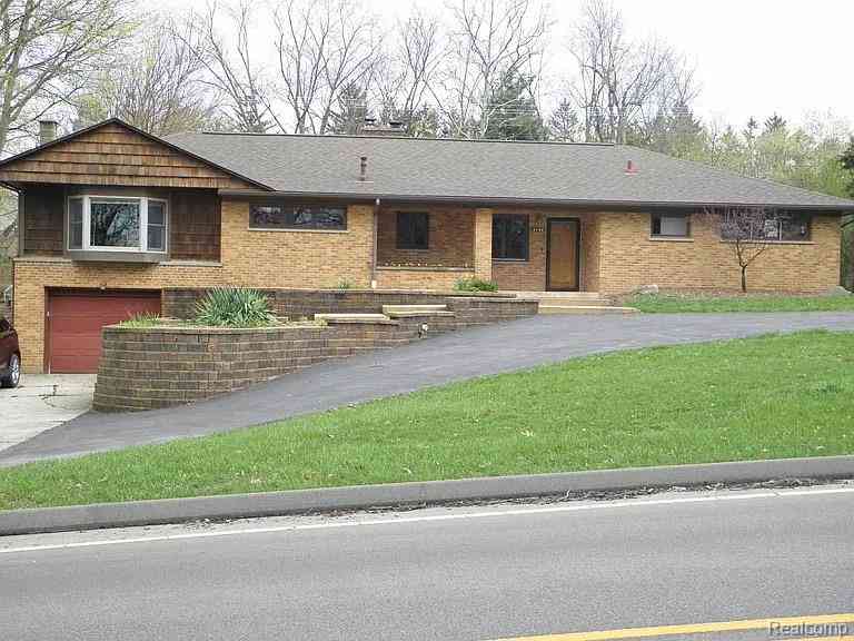 Homes For Sale - 2136 Newport Road <br/> Ann Arbor, MI 48103