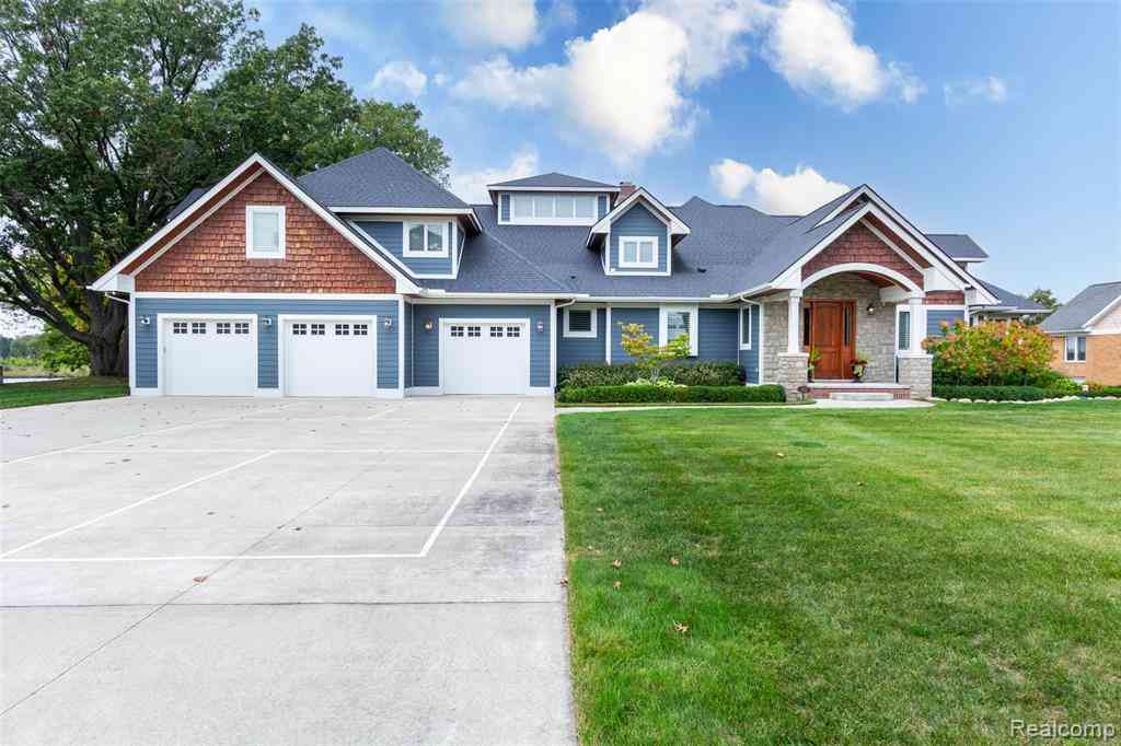 Homes For Sale - 302 Tanview Drive <br/> Oxford, MI 48371