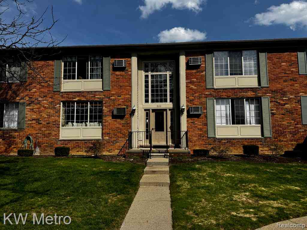 Condo For Sale - 500 Romeo Road  #122<br/> Rochester, MI 48307