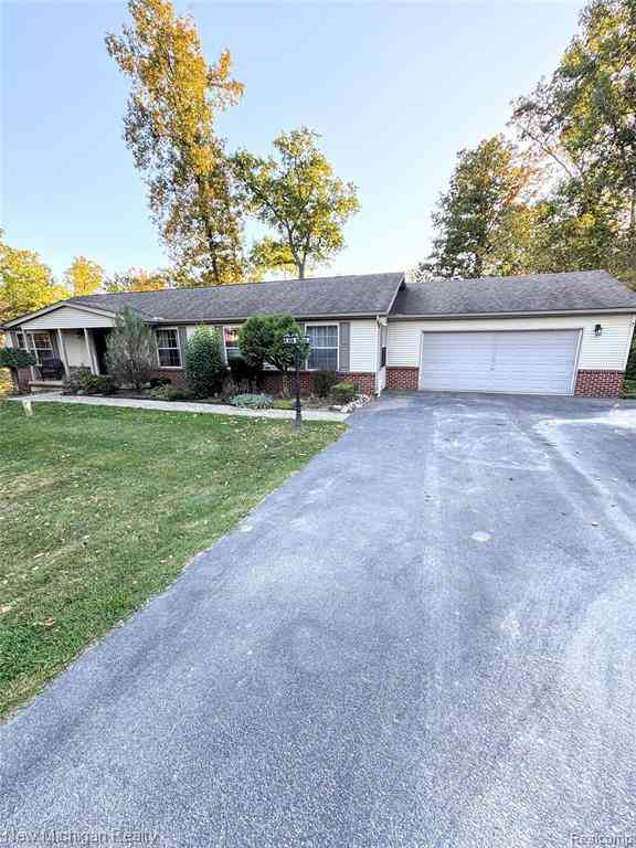 Homes For Sale - 11197 Bigelow Road <br/> Oakland County, Davisburg, MI 48350