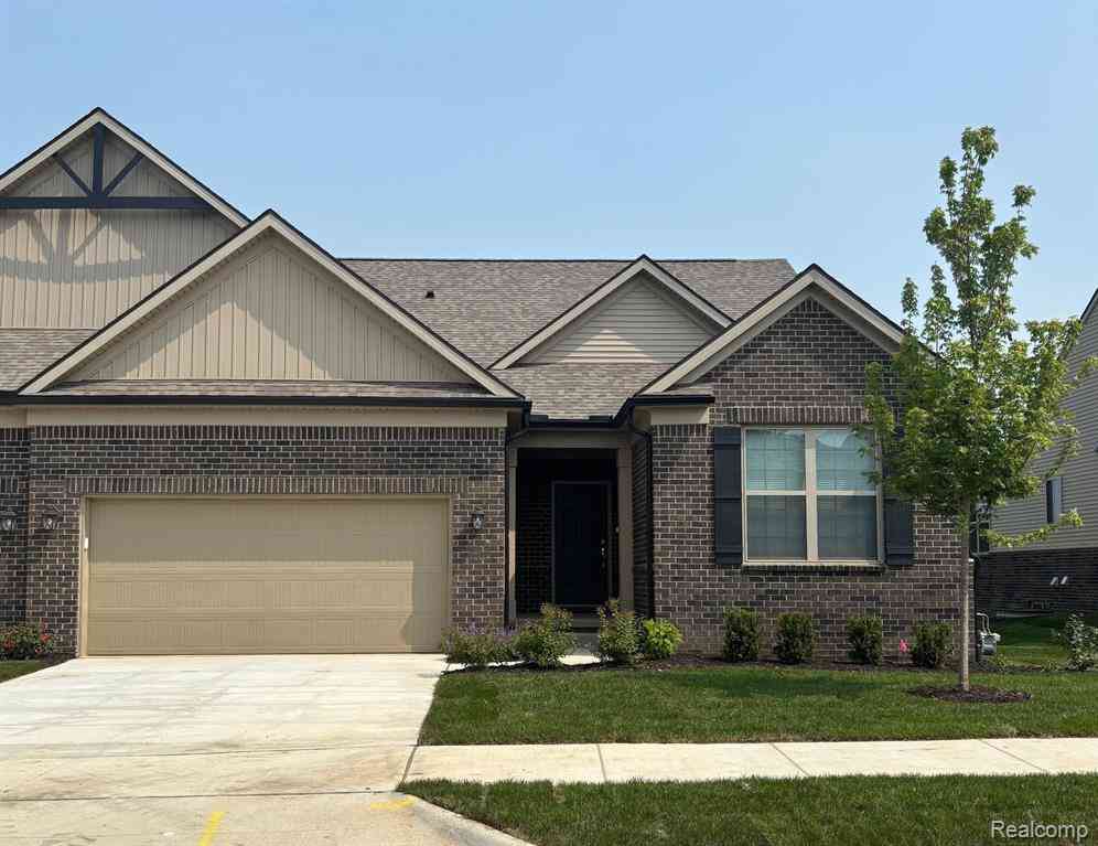 Condo For Sale - 813 Kelpie Drive <br/> Ann Arbor, MI 48108