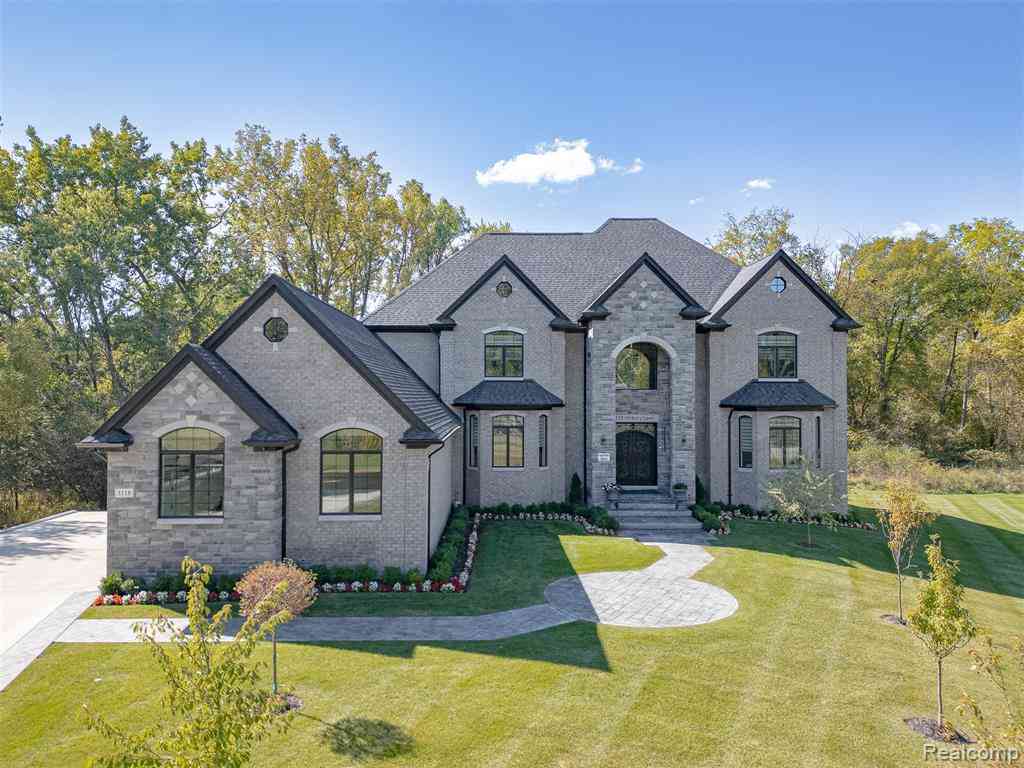 Homes For Sale - 3118 Hickory Lawn Road <br/> Rochester, MI 48307