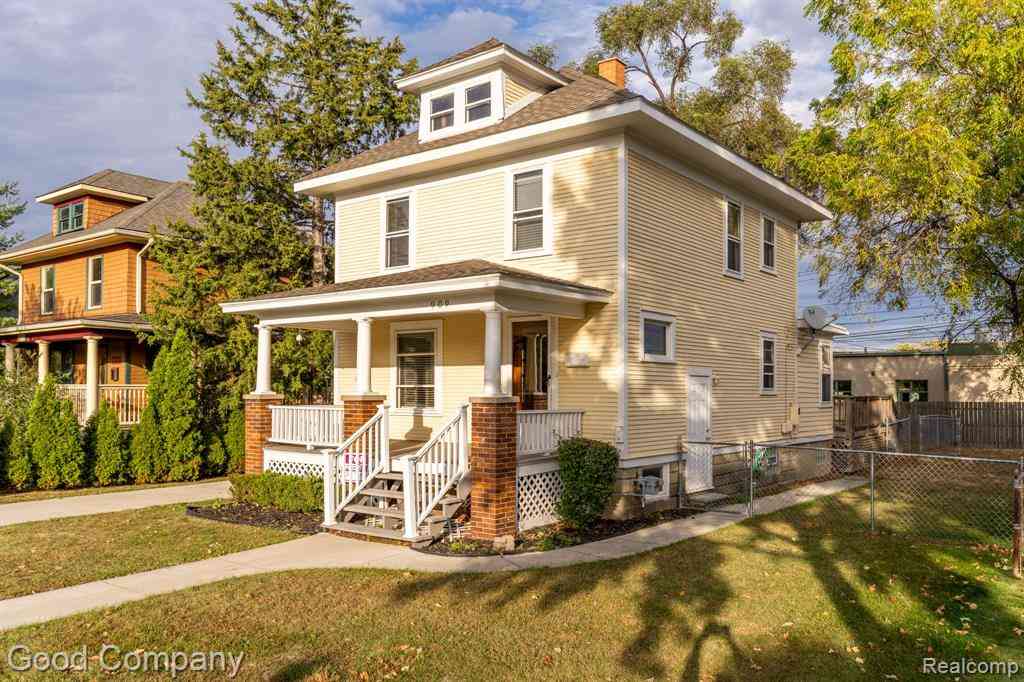 Homes For Rent - 909 S Center Street <br/> Royal Oak, MI 48067