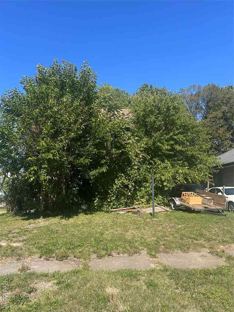 Homes For Sale - 2302 Mallery Street <br/> Flint, MI 48504