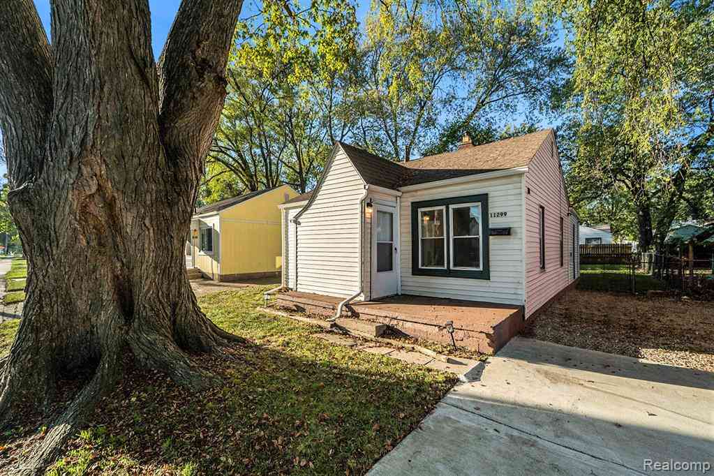 Homes For Sale - 11299 Chalmers Avenue <br/> Warren, MI 48089
