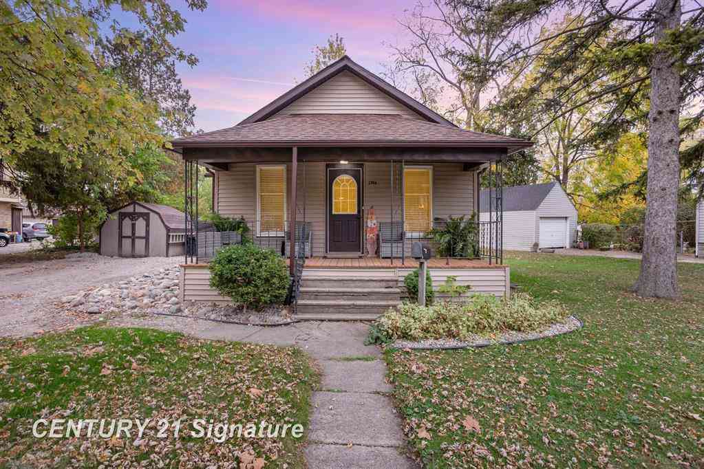 Homes For Sale - 1746 Brockway Street <br/> Saginaw, MI 48602