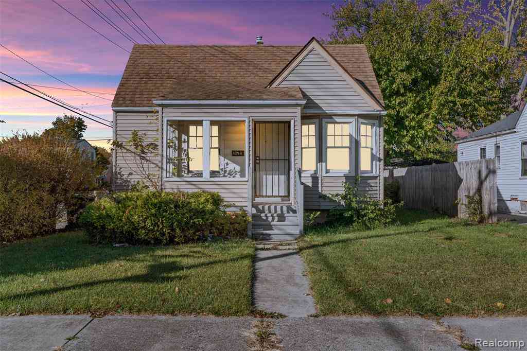 Homes For Sale - 8203 Brace Street <br/> Detroit, MI 48228