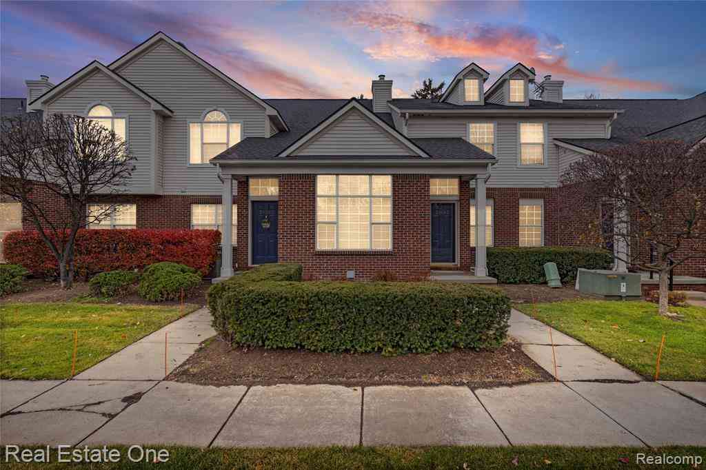 Condo For Sale - 23102 Alexa  <br/> Walled Lake, MI 48390
