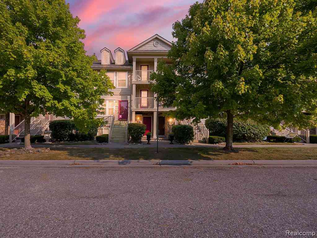 Condo For Sale - 642 Lydia Lane <br/> Pontiac, MI 48341