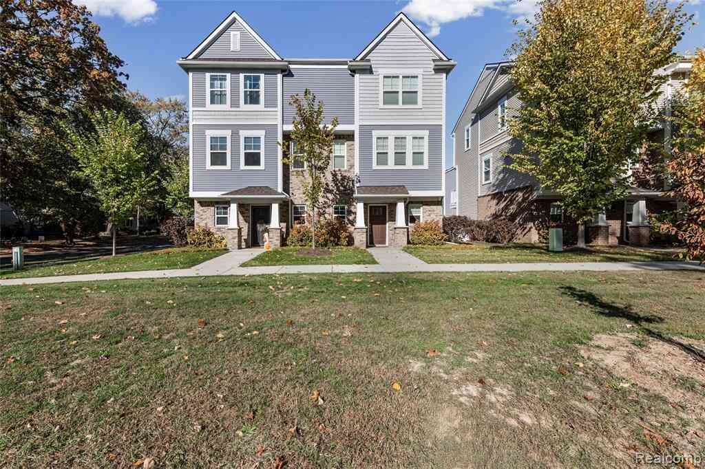 Condo For Sale - 591 Parkside Way  #16<br/> Ferndale, MI 48220