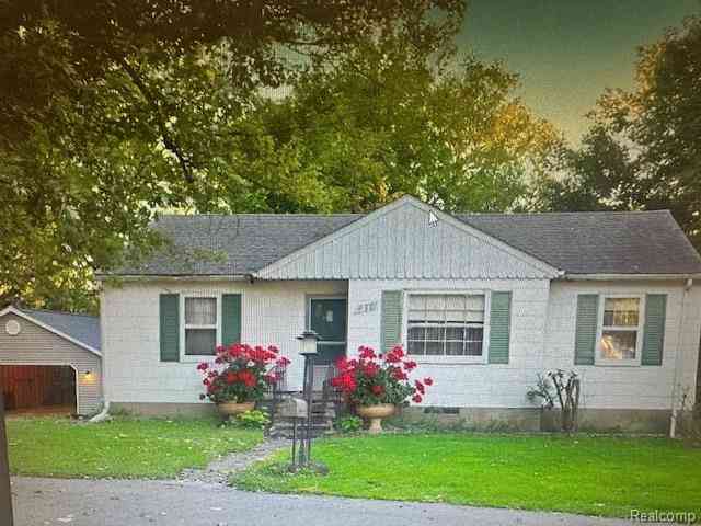 Homes For Sale - 830 Grace  <br/> Northville, MI 48168