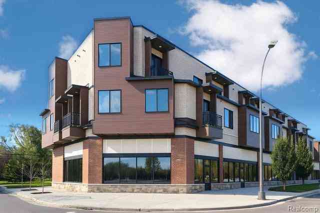 Condo For Sale - 1760 E Auburn Road  #203<br/> Rochester, MI 48307