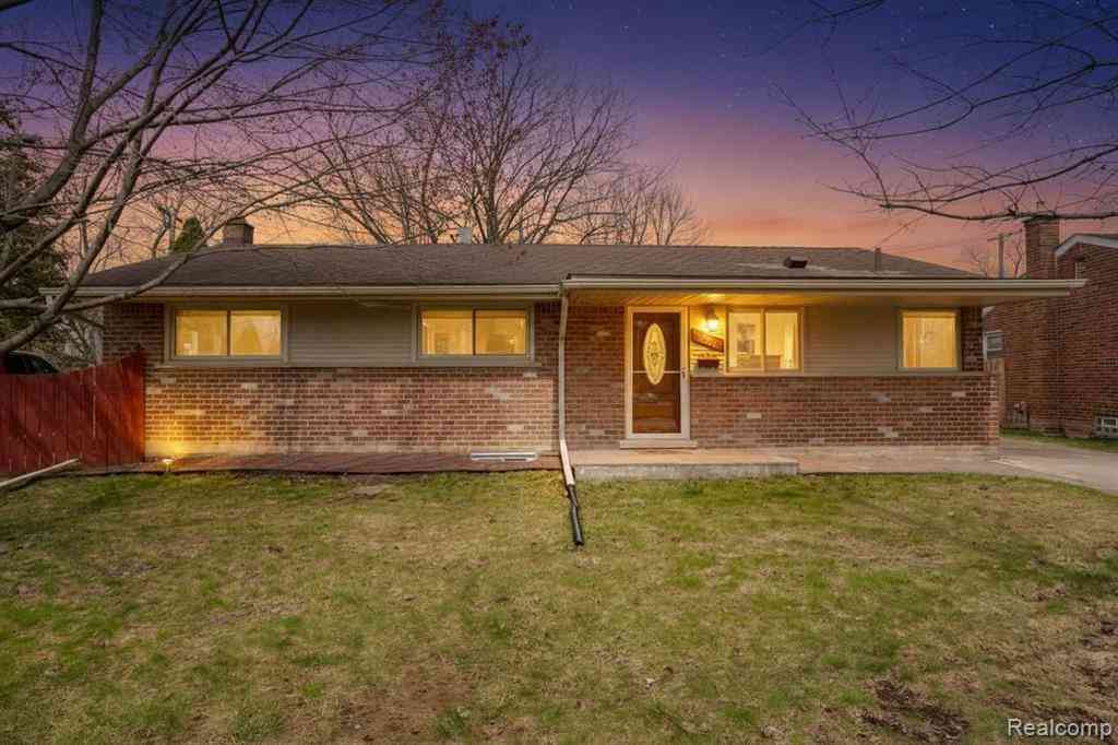 Homes For Sale - 30267 Champine Street <br/> Macomb County, Saint Clair Shores, MI 48082