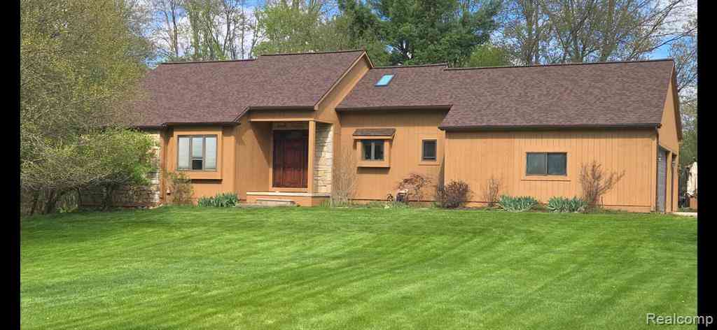 Homes For Sale - 2702 Sligo Lane <br/> Brighton, MI 48114