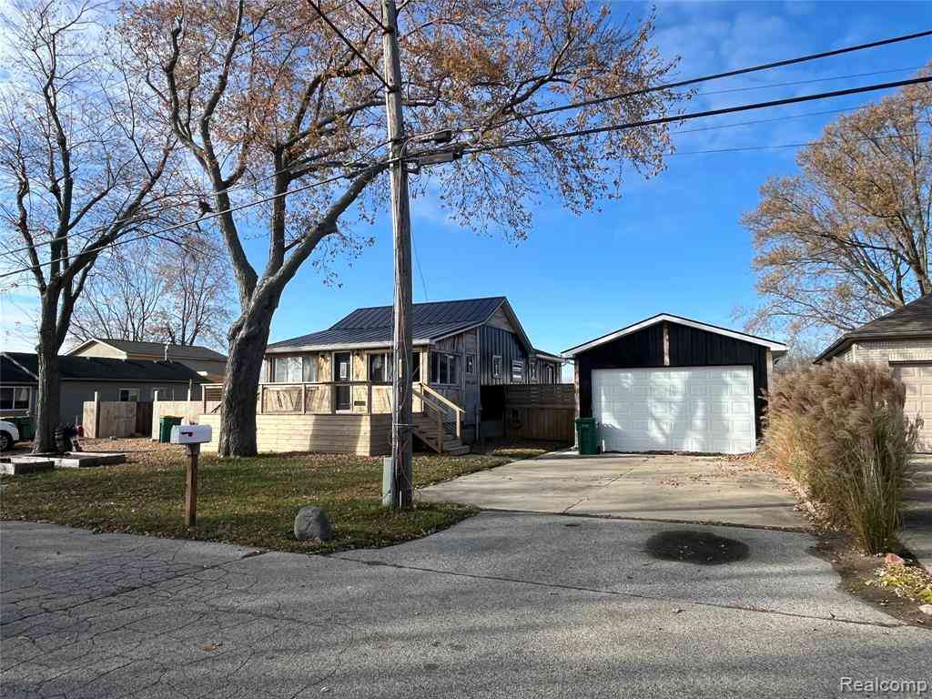 Homes For Sale - 35754 Erie Drive <br/> Wayne County, Brownstown, MI 48173