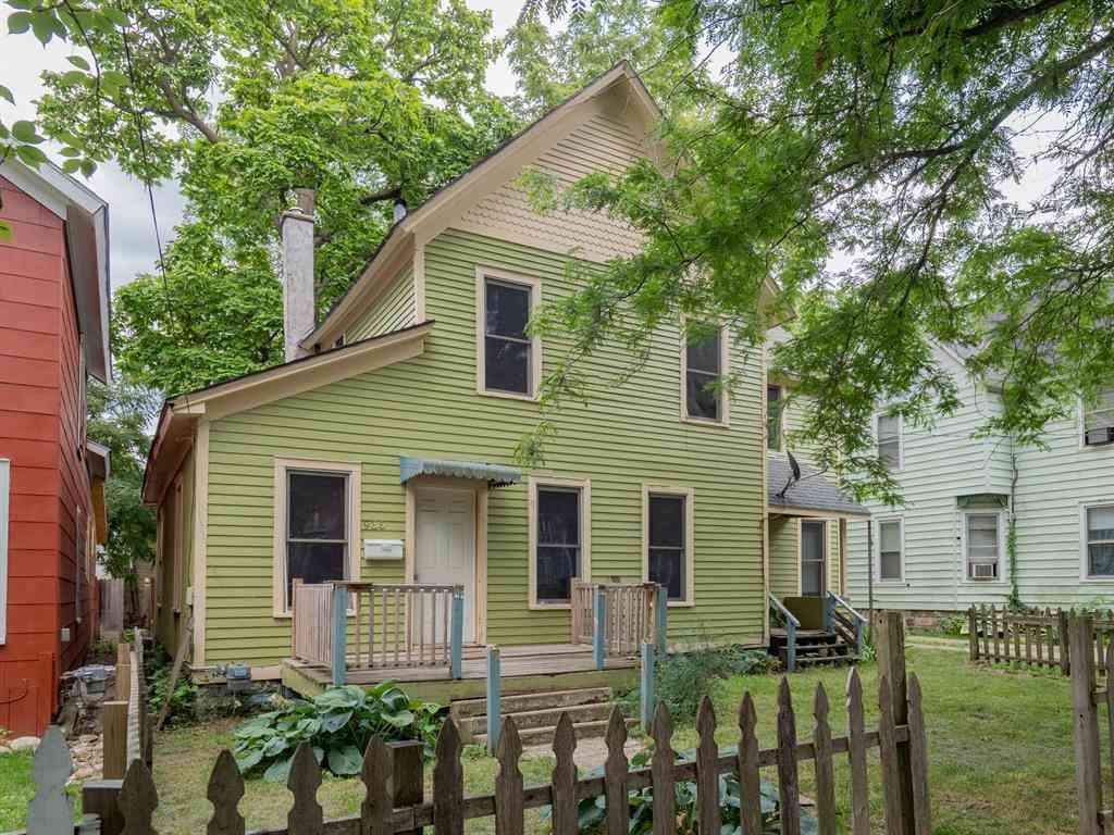 Homes For Sale - 935 Osborne Street <br/> Kalamazoo, MI 49001