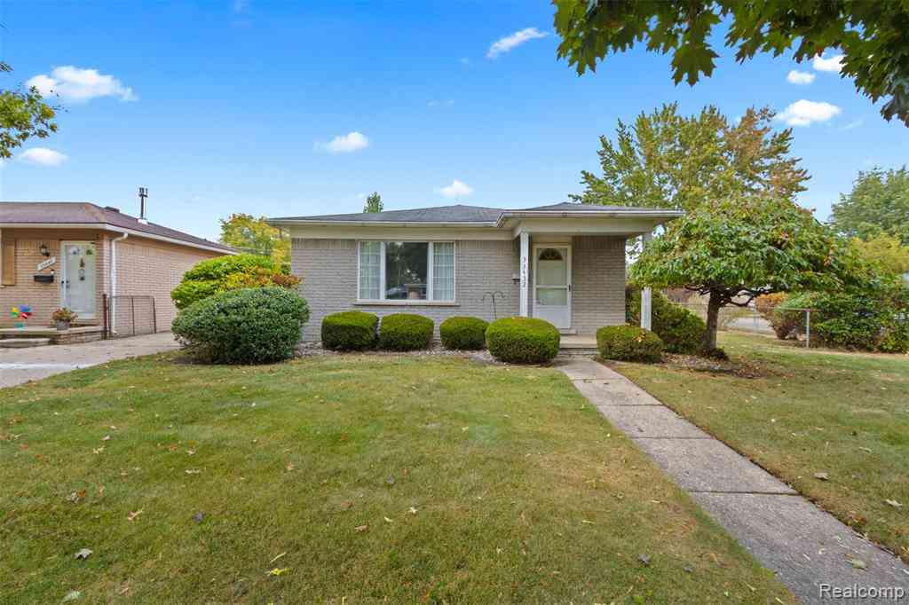 Homes For Sale - 33432 Balmoral Street <br/> Westland, MI 48185