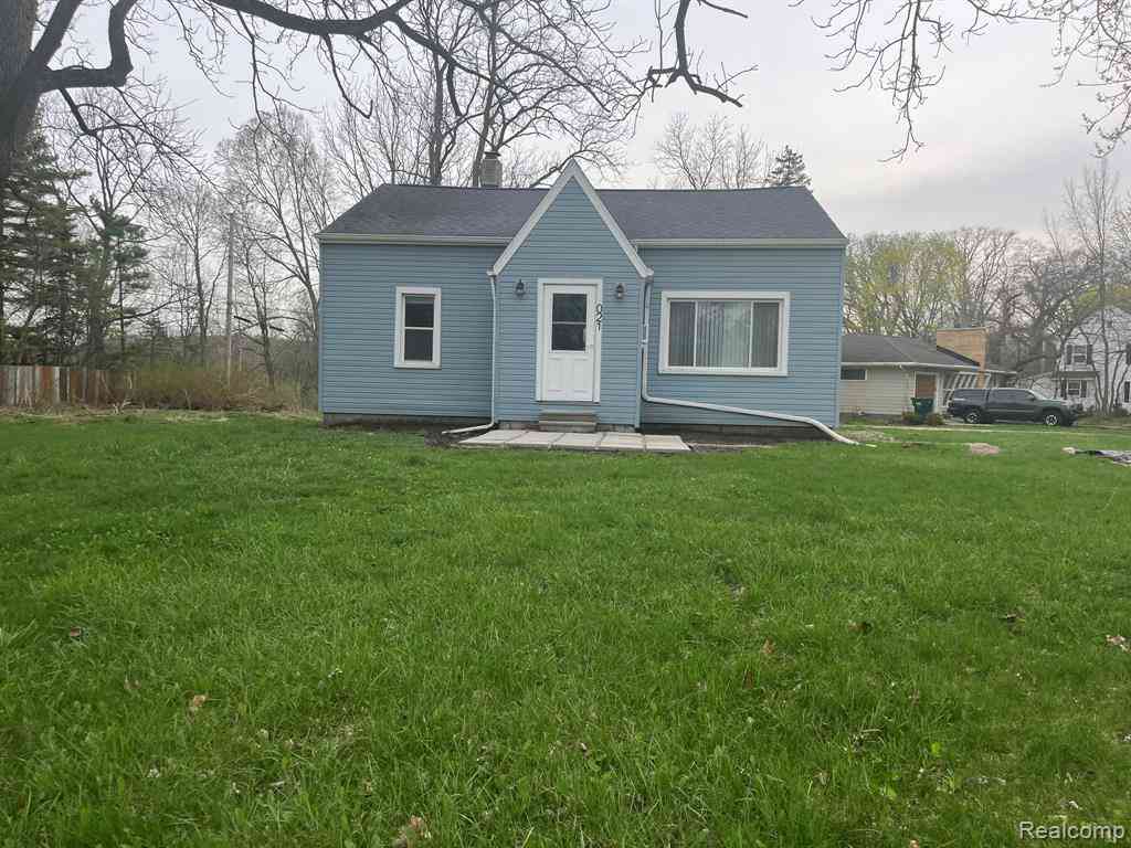 Homes For Sale - 3021 N Grand River Avenue <br/> Ingham County, Lansing, MI 48906