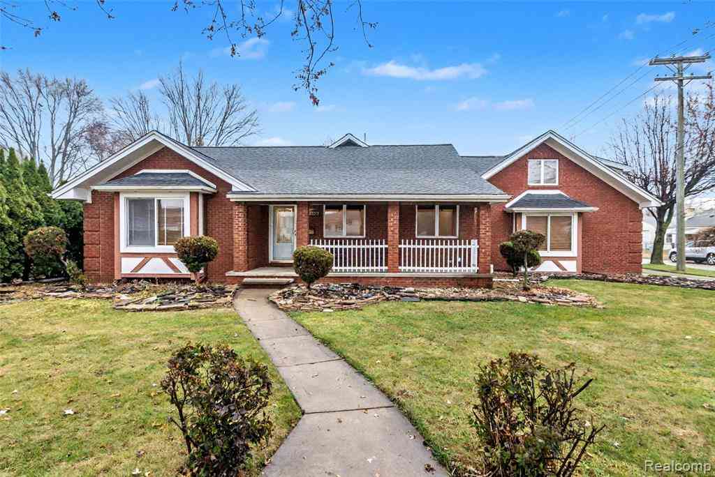 Homes For Sale - 30000 Oakgrove Street <br/> Macomb County, Saint Clair Shores, MI 48082