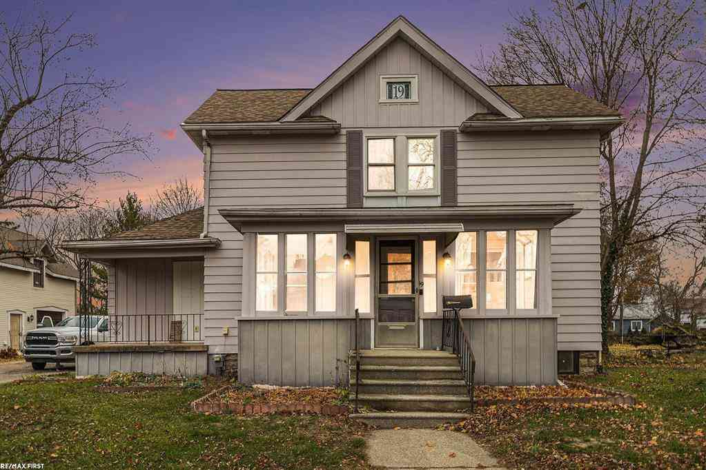 Homes For Sale - 19 Ensley St Street <br/> Oxford, MI 48371